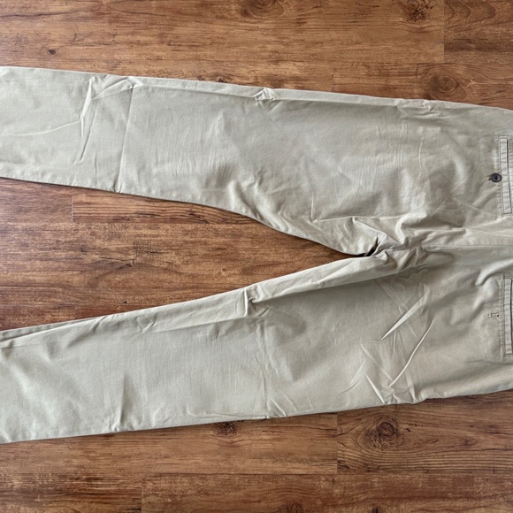 Banana Republic Tan Chino Khaki - Picture 7 of 7
